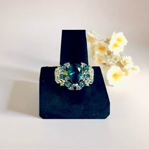 "Majestic Beauty" Diamonesk Ring.